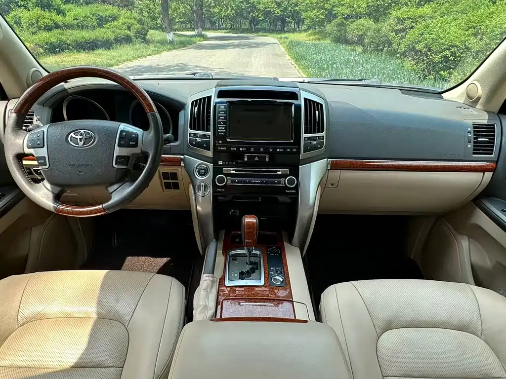Toyota Land Cruiser 2015 5.7L VX-R