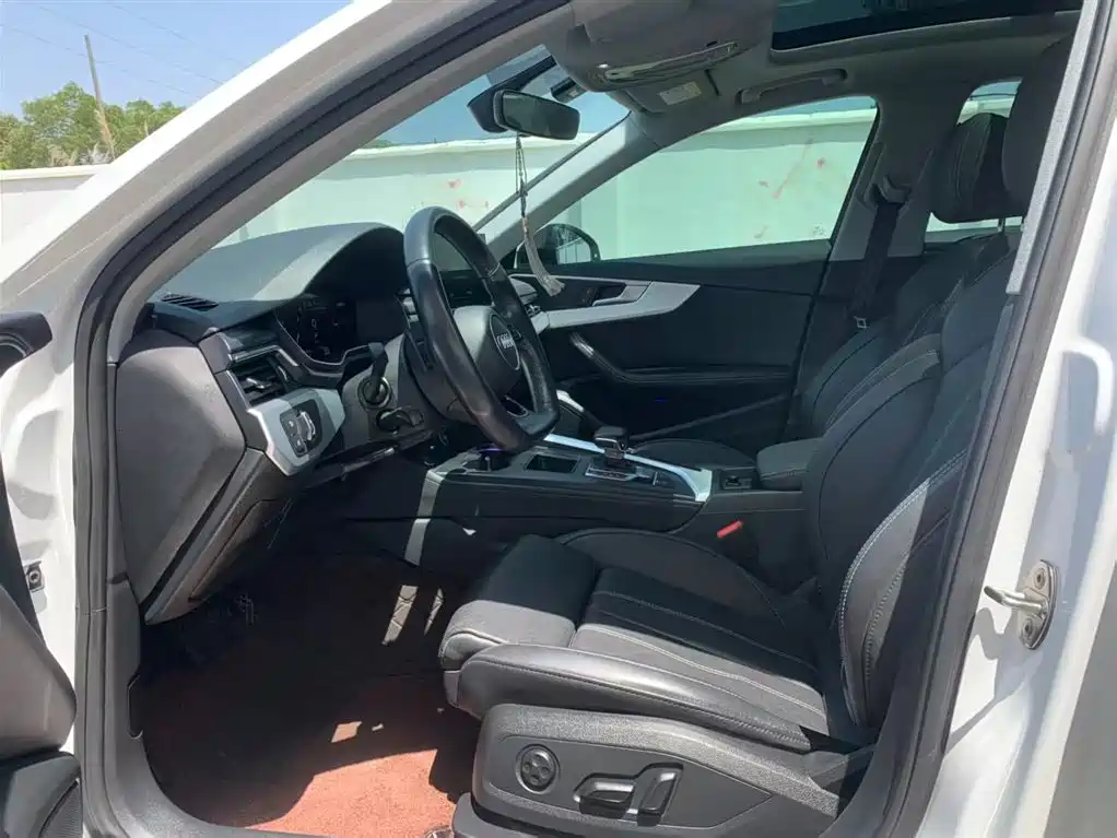 Audi A4L 2022 40 TFSI Luxury