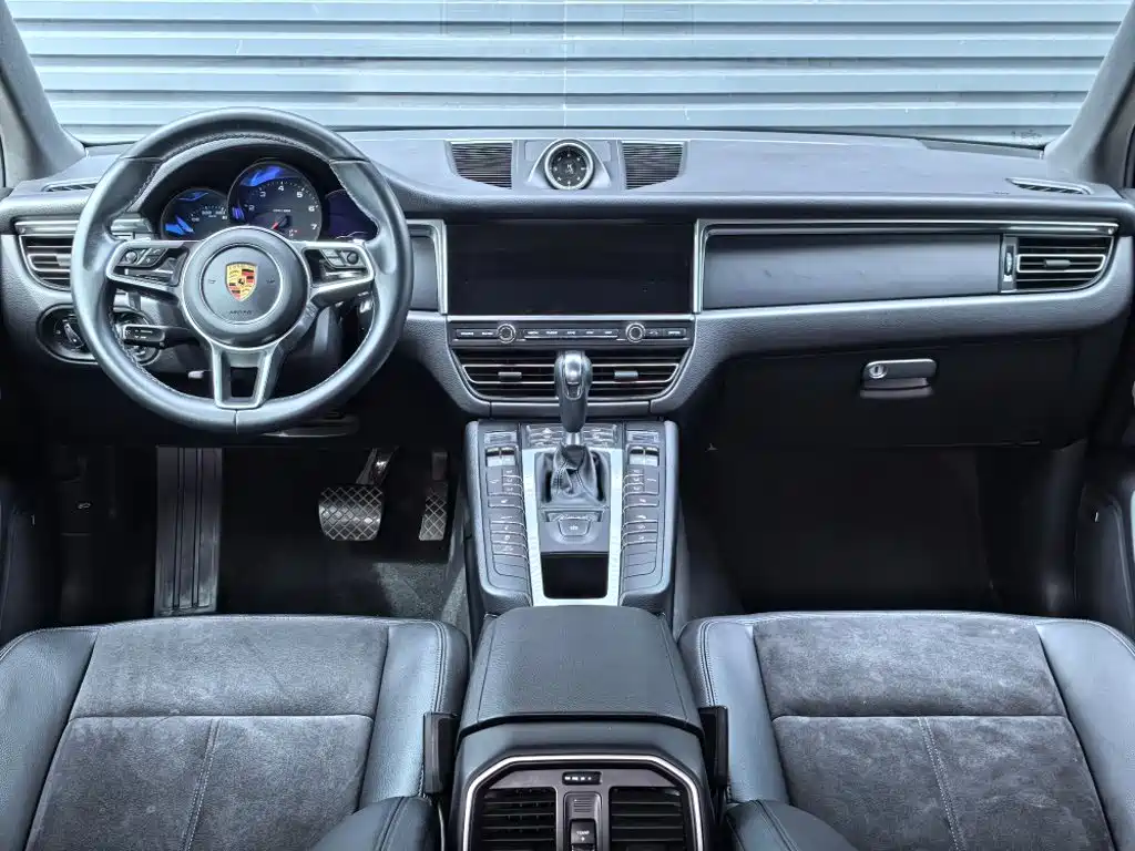 Porsche Macan — миниатюра 5