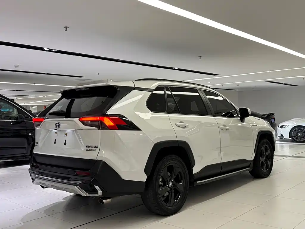 TOYOTA RAV4 RONGFANG