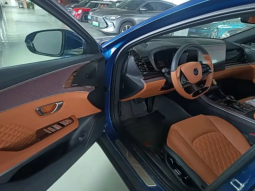 BYD Han — миниатюра 16
