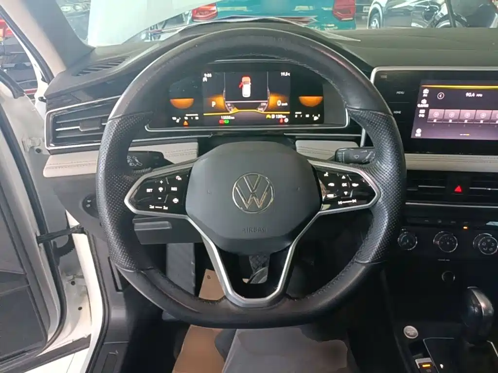 Volkswagen Tiguan L — миниатюра 11