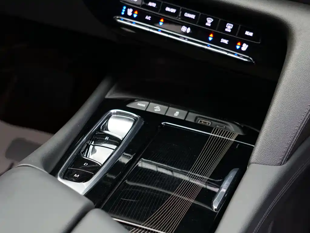 Buick Enclave — миниатюра 8
