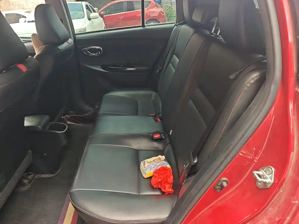 Toyota Yaris L — миниатюра 15