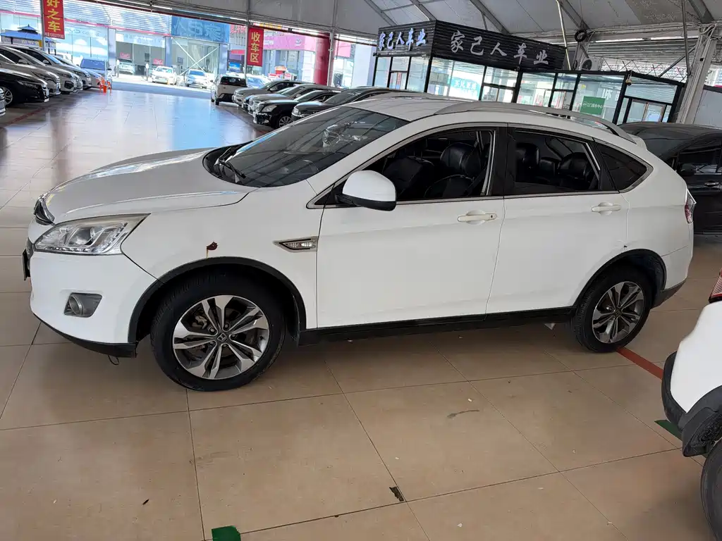 Luxgen U6 — миниатюра 10