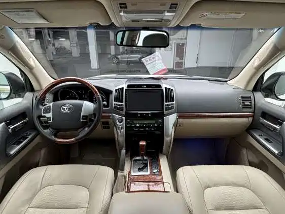 Toyota Land Cruiser — миниатюра 5