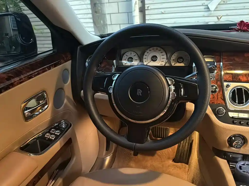 Rolls-Royce Ghost — миниатюра 6