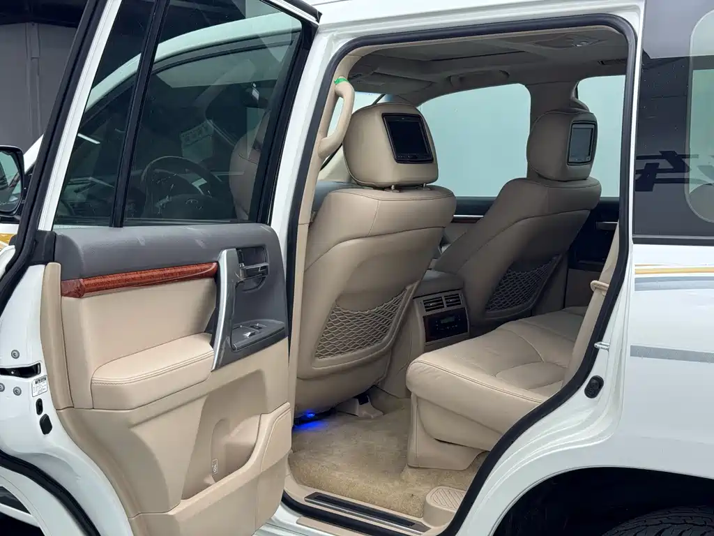 Toyota Land Cruiser — миниатюра 9