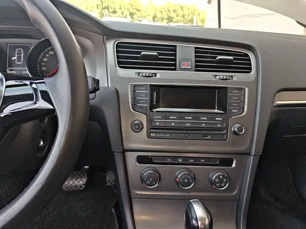 Volkswagen Golf — миниатюра 13