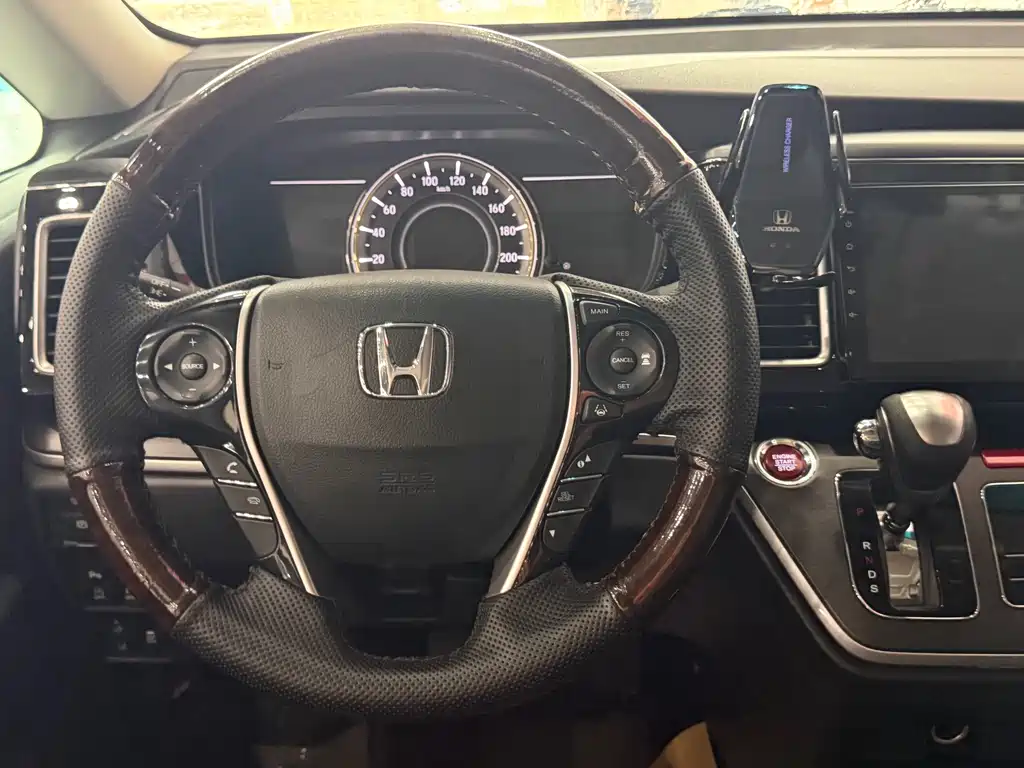 Honda Elysion 2016 2.4L