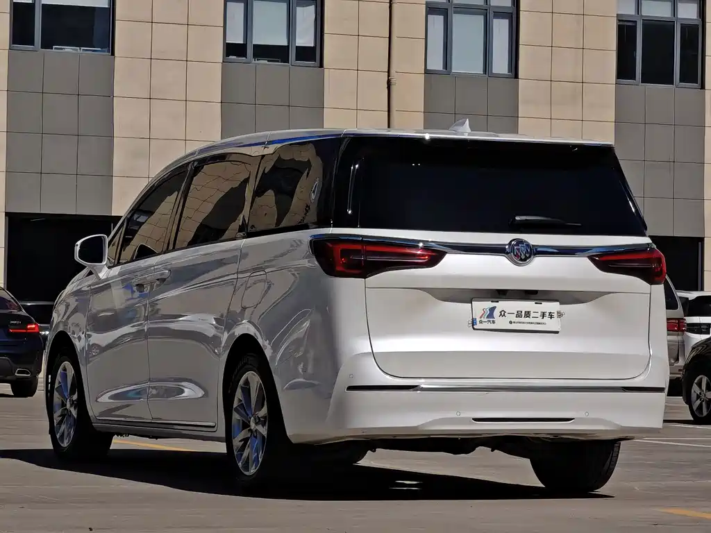 Buick GL8 — миниатюра 5