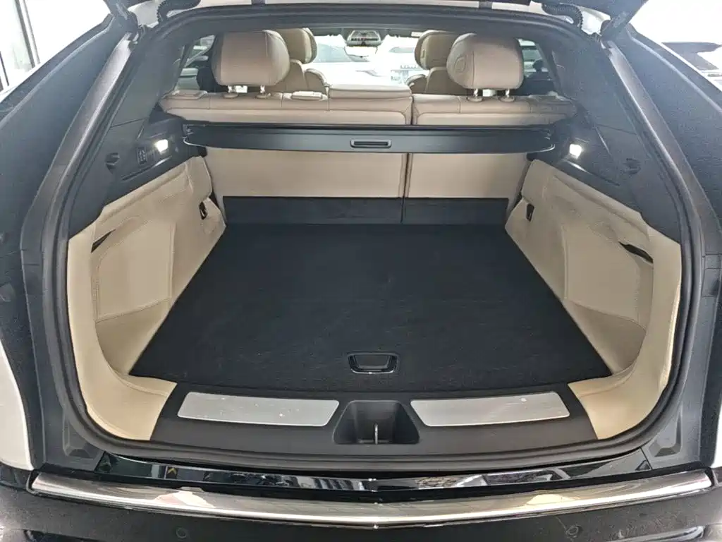Cadillac Lyriq — миниатюра 19
