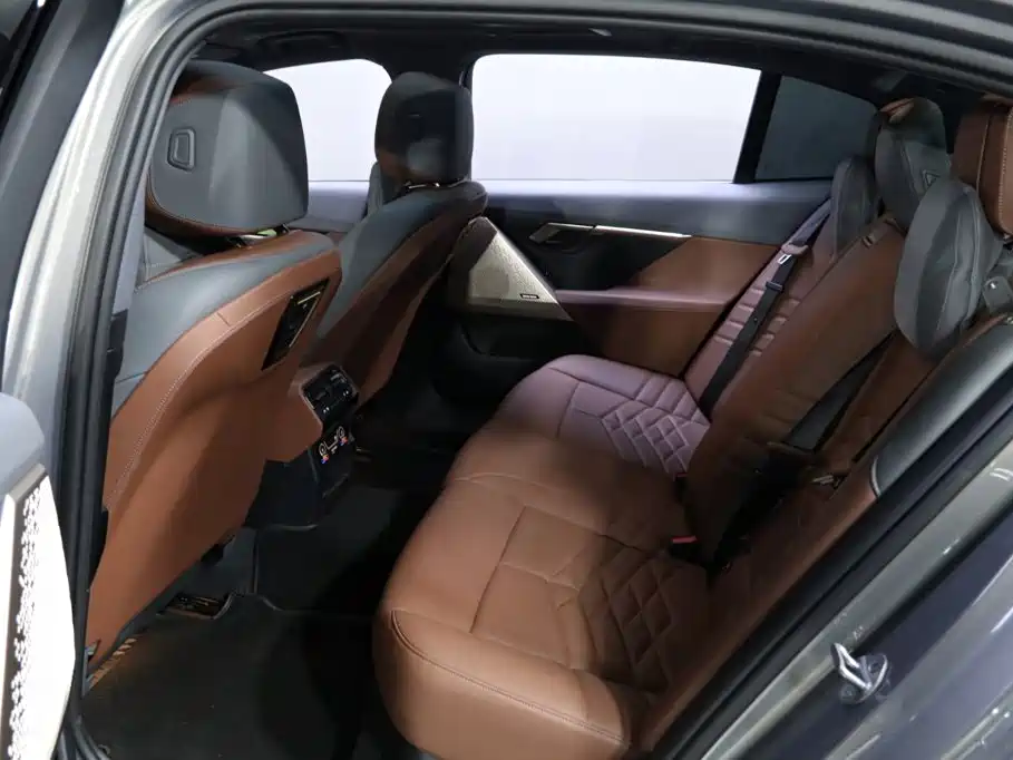 BMW i5 — миниатюра 18