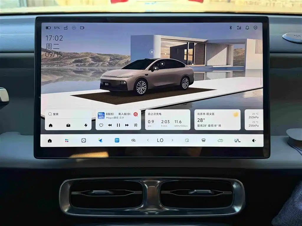 Leapmotor Leapmotor B01 — миниатюра 8