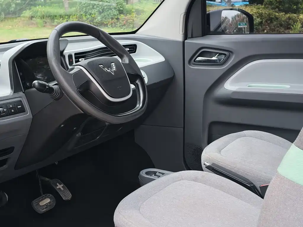 Wuling MINIEV — миниатюра 9