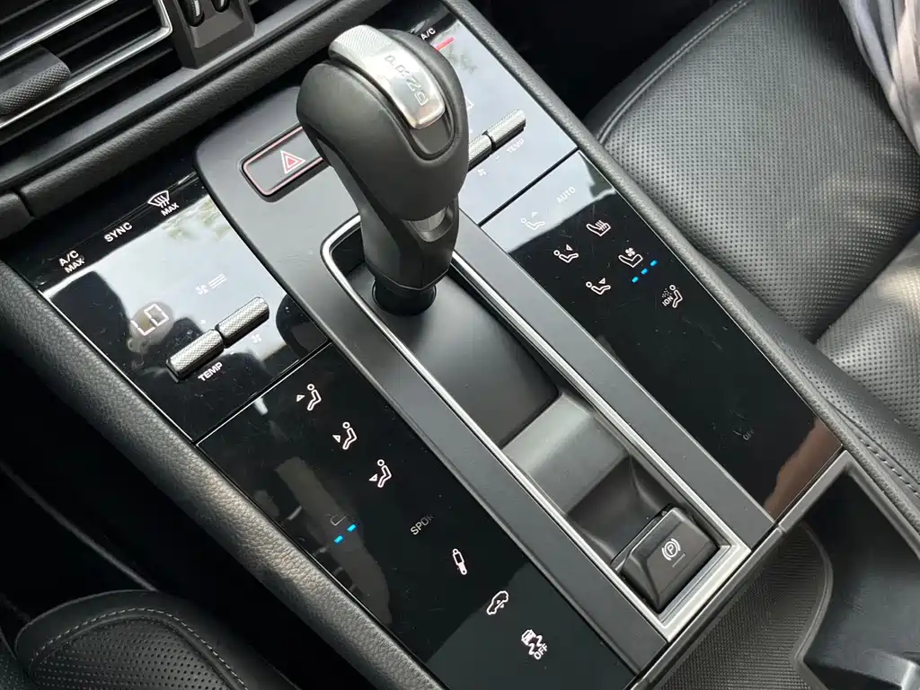 Porsche Macan — миниатюра 16