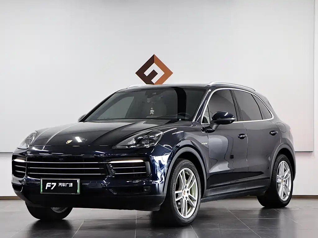 Porsche Cayenne Hybrid 2021