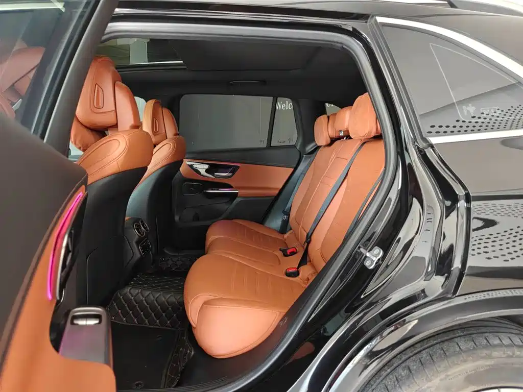 Mercedes-Benz GLC 2023 GLC 260 L 4MATIC Luxury 5 мест
