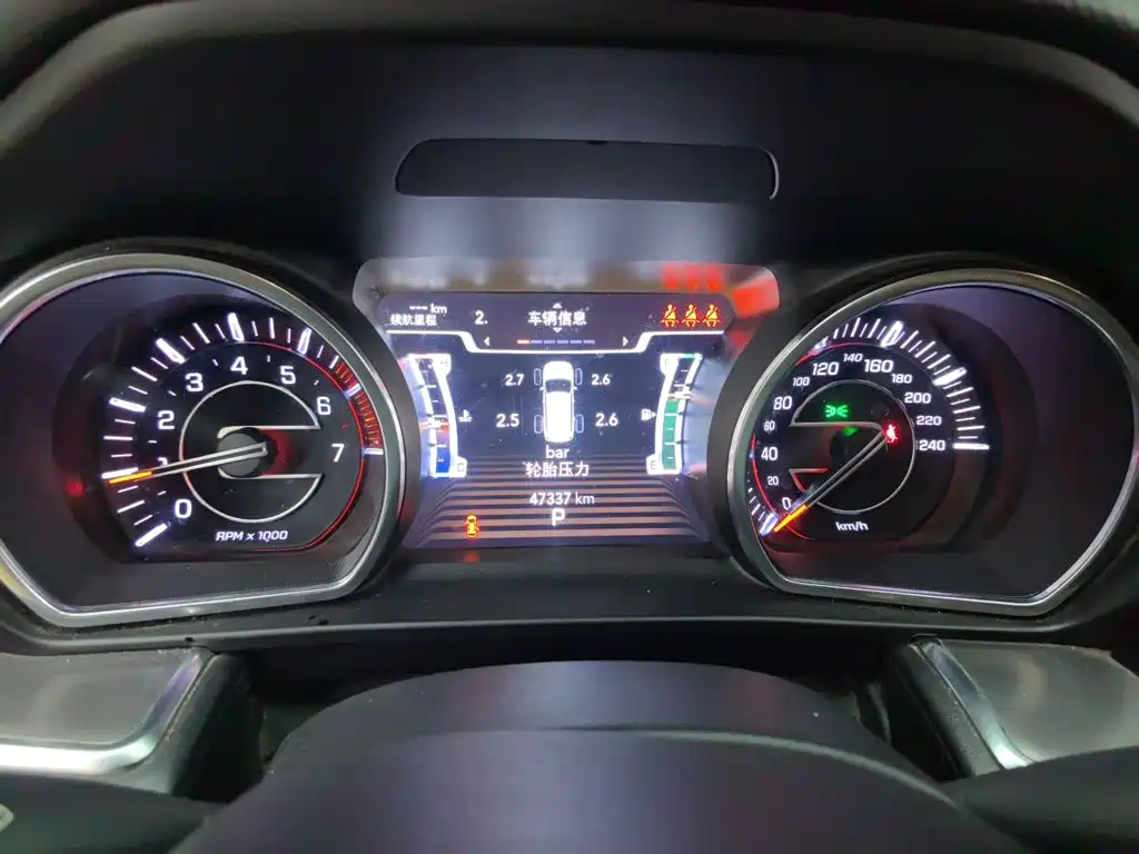 Jeep Grand Commander — миниатюра 12