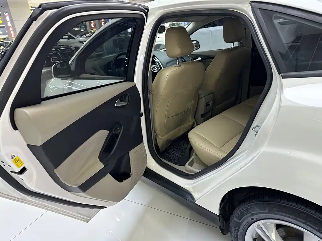 Ford Focus — миниатюра 8