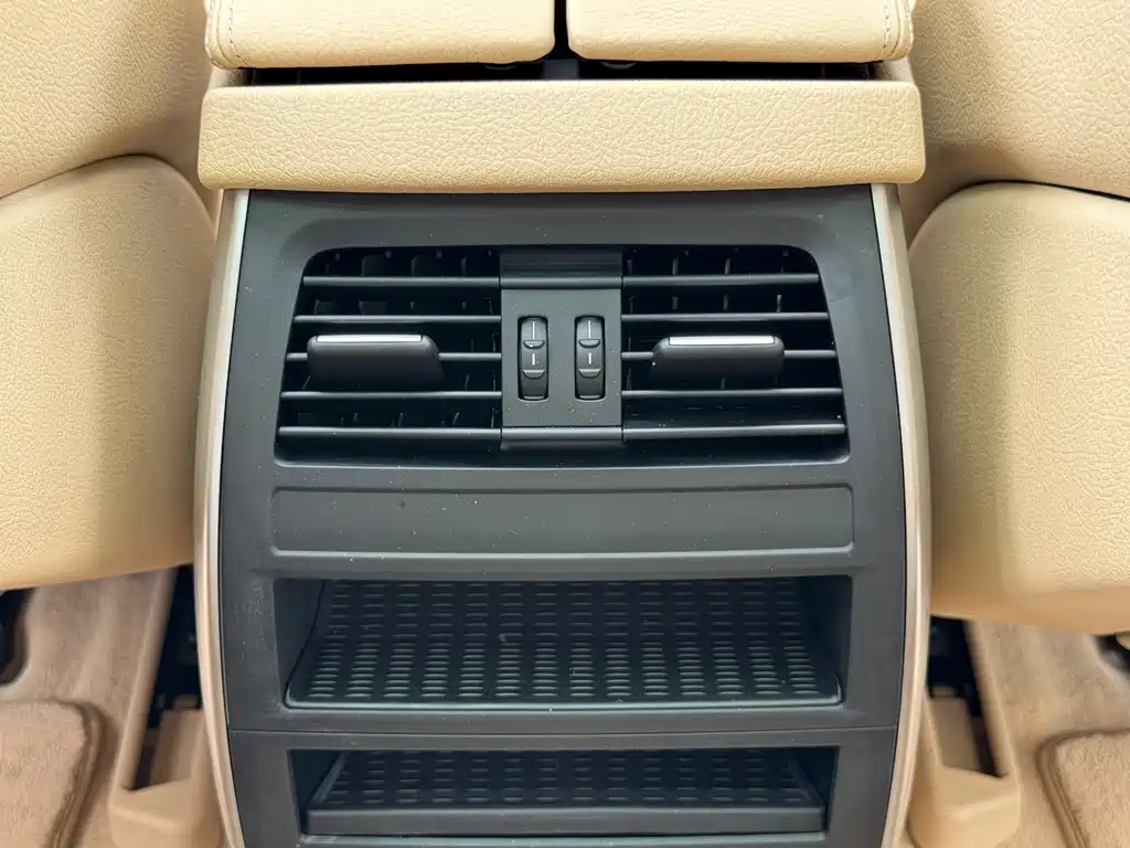 BMW 5 Series — миниатюра 14