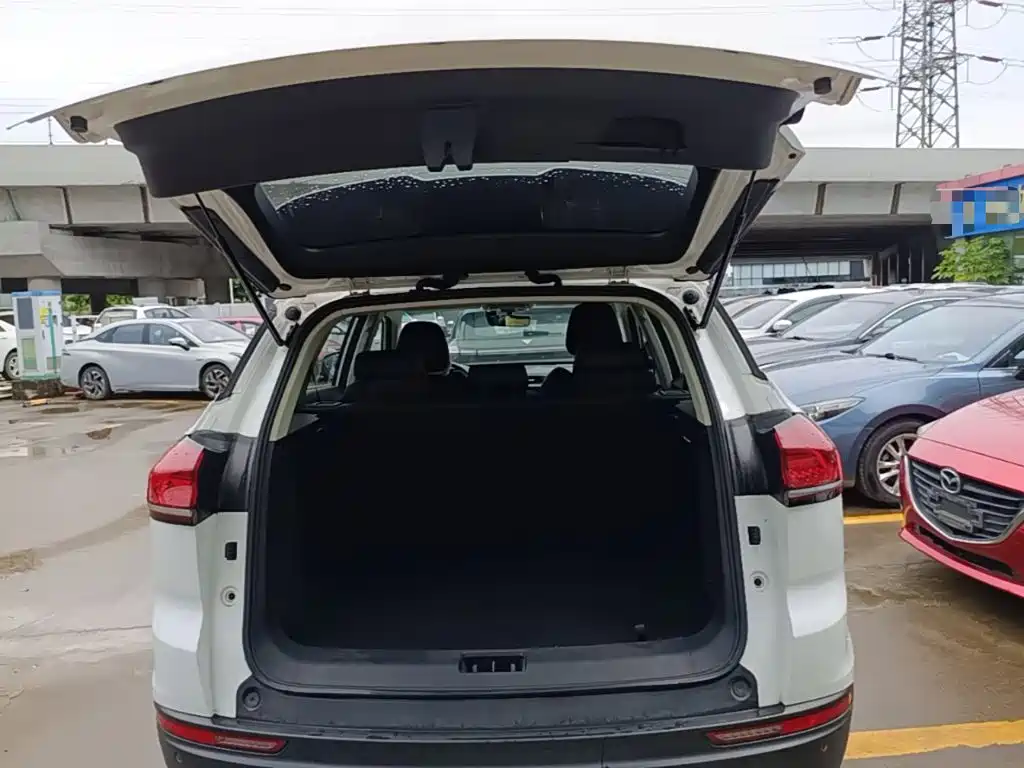 Geely Boyue — миниатюра 19