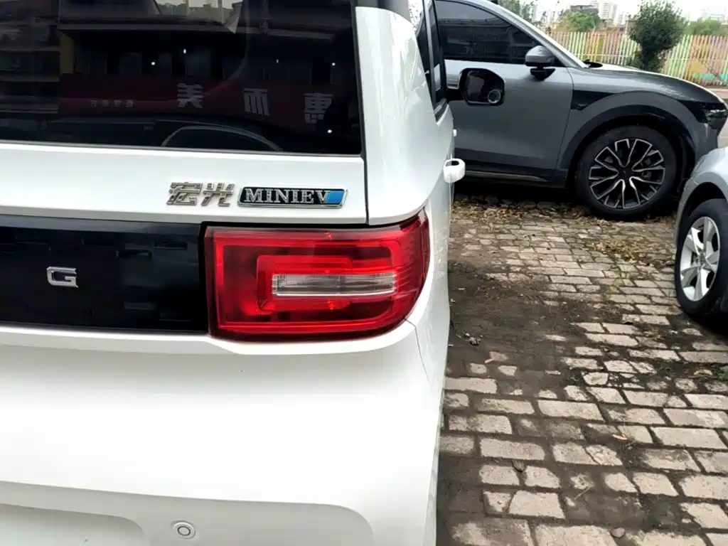 Wuling MINIEV — миниатюра 8
