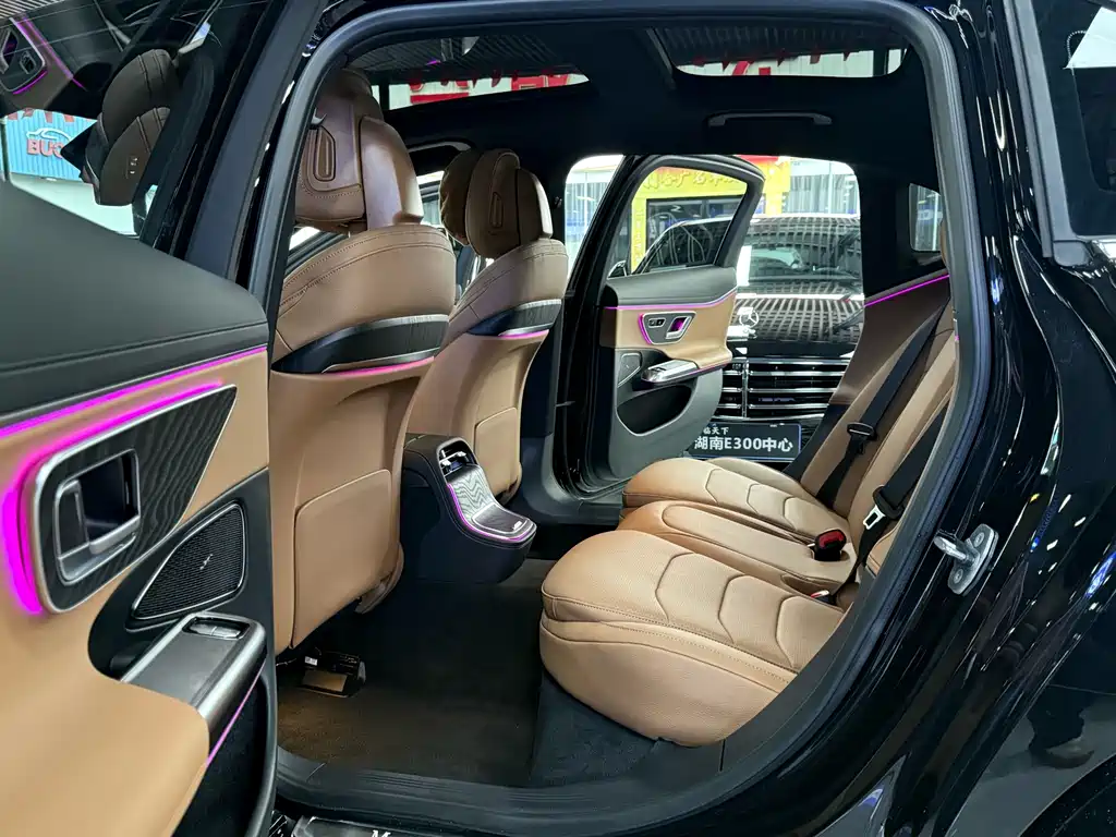 Mercedes-Benz E-Class — миниатюра 10