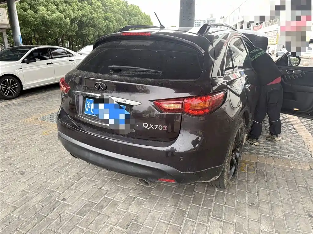 Infiniti QX70 2015 3.7L