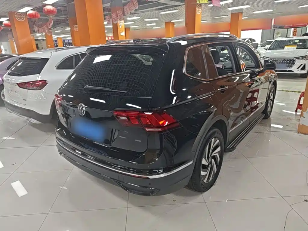 Volkswagen Tiguan L — миниатюра 7