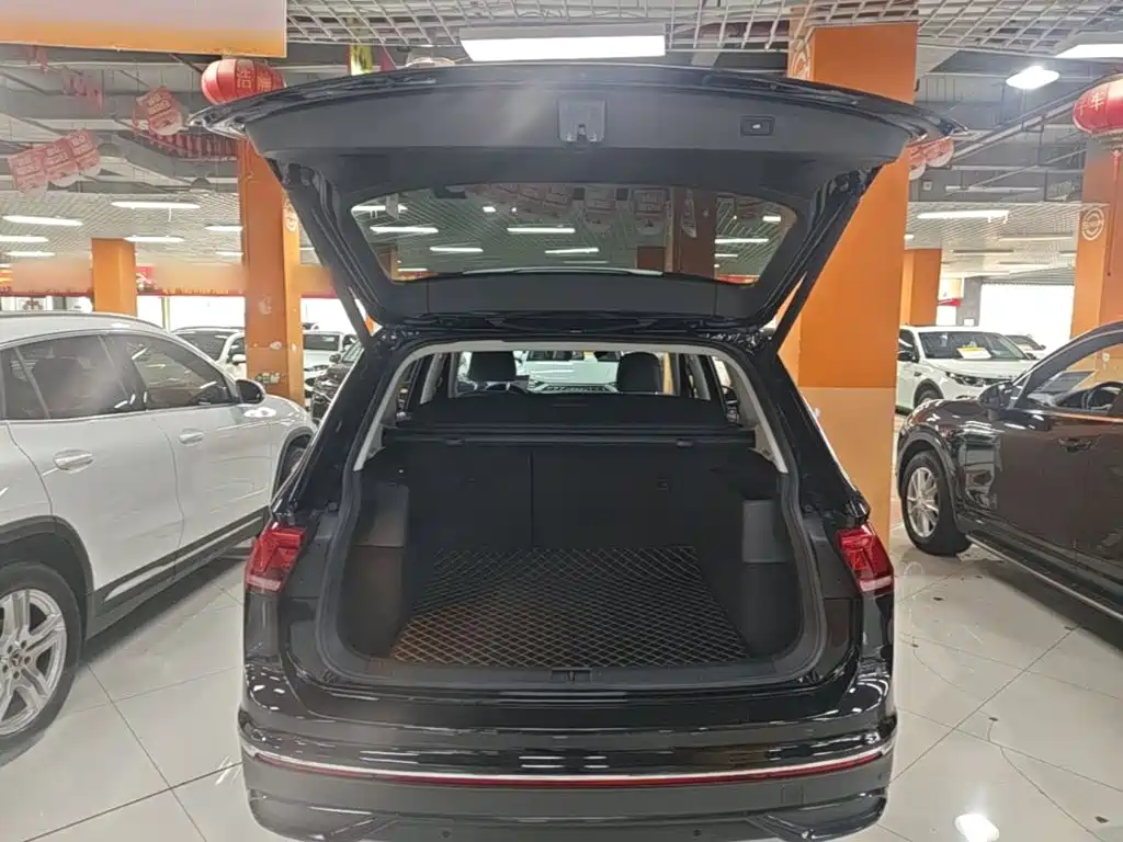 Volkswagen Tiguan L — миниатюра 19
