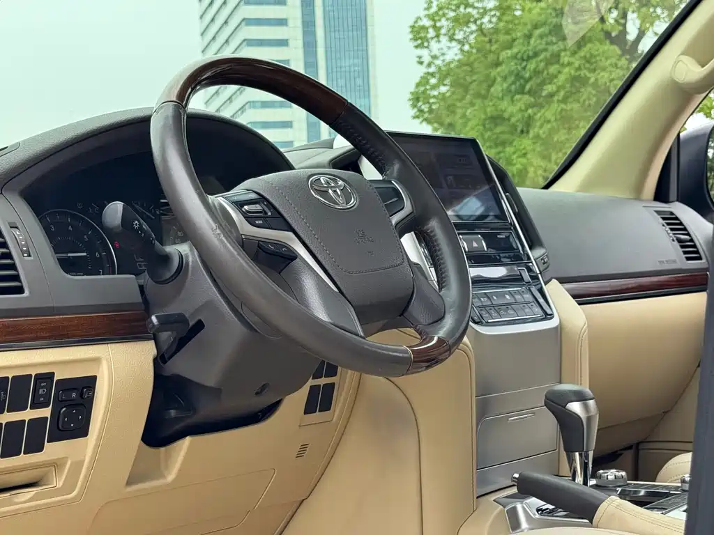 Toyota Land Cruiser 2016 4.0L AT