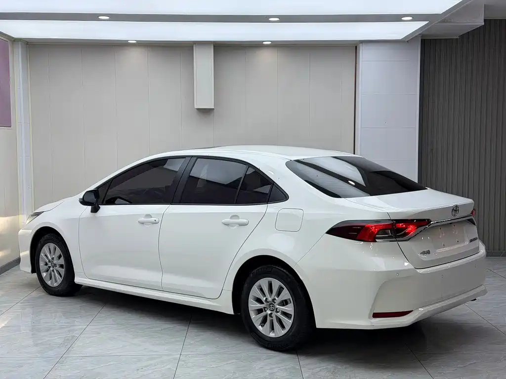 Toyota Corolla — миниатюра 6
