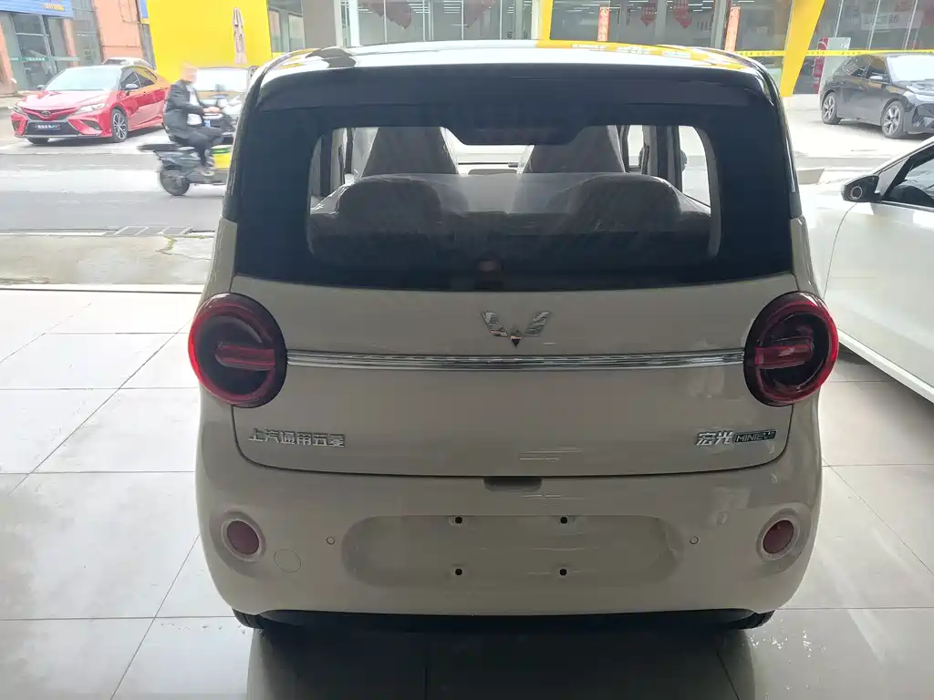 Wuling MINIEV — миниатюра 10