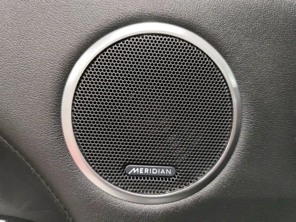 Land Rover Range Rover — миниатюра 17