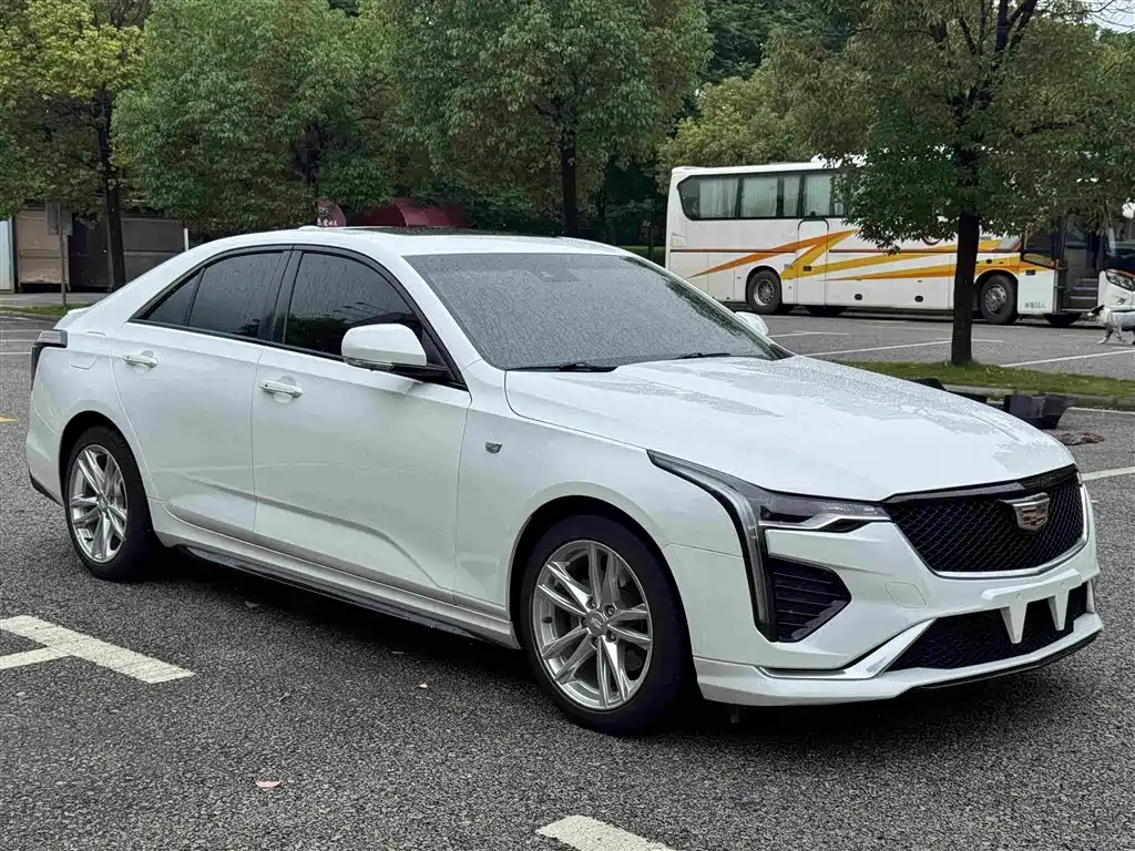 Cadillac CT4 2020 28T Fashion