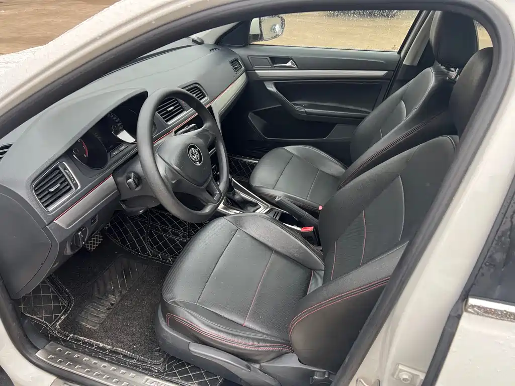 Volkswagen Lavida — миниатюра 6