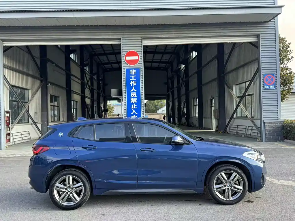 BMW X2
