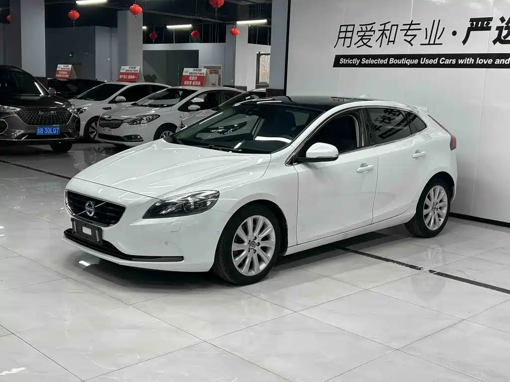 Volvo V40 2014
