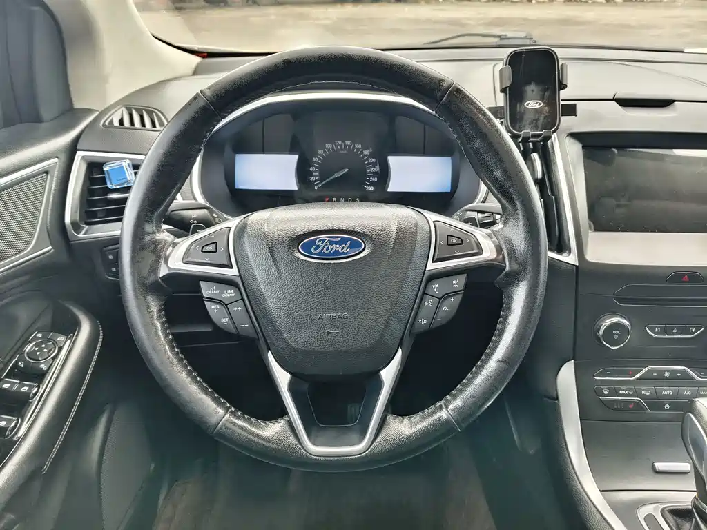 Ford Edge — миниатюра 17