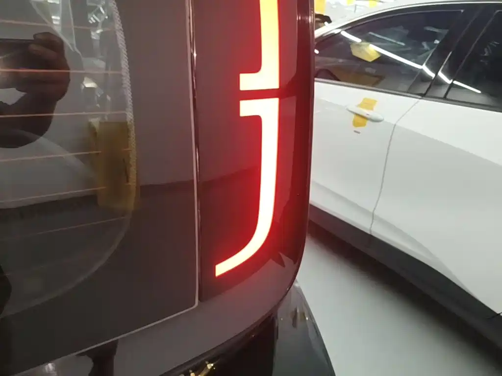 Baojun KiWi EV — миниатюра 8