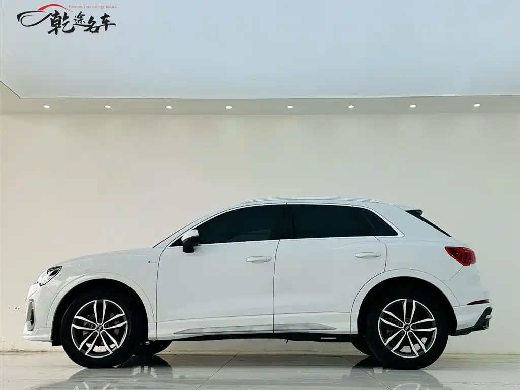 Audi Q3 2022 35 TFSI