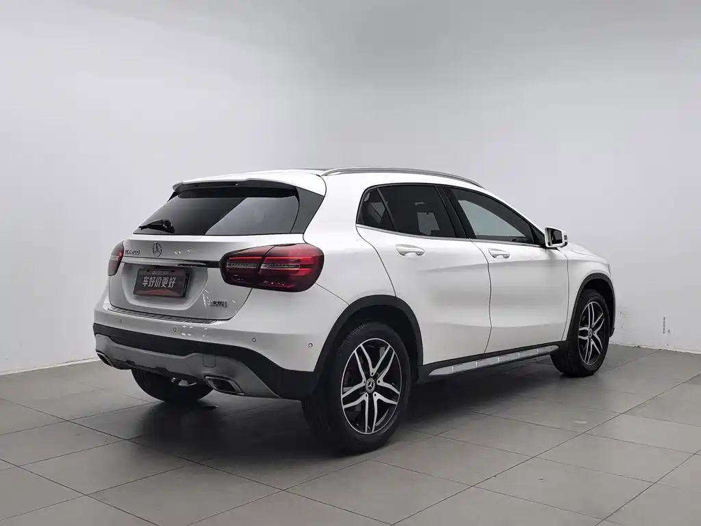 Mercedes-Benz GLA — миниатюра 2