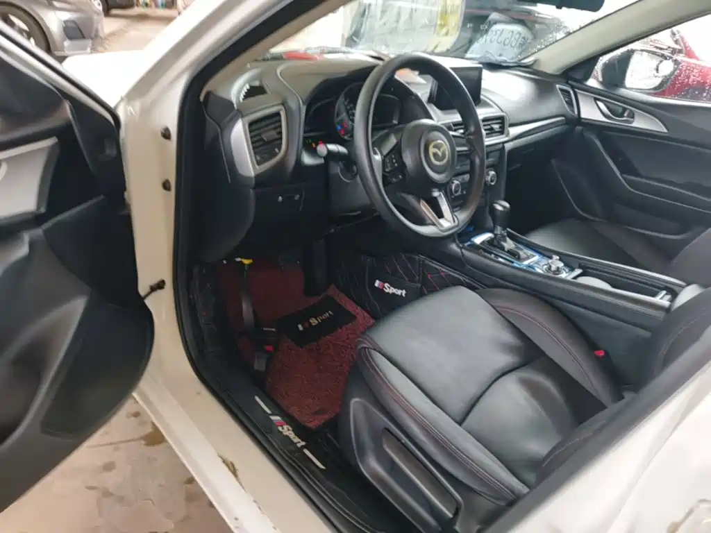 Mazda 3 Axela — миниатюра 16