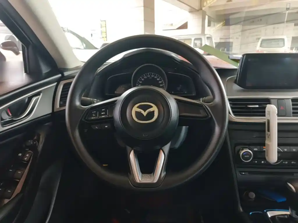 Mazda 3 Axela — миниатюра 11