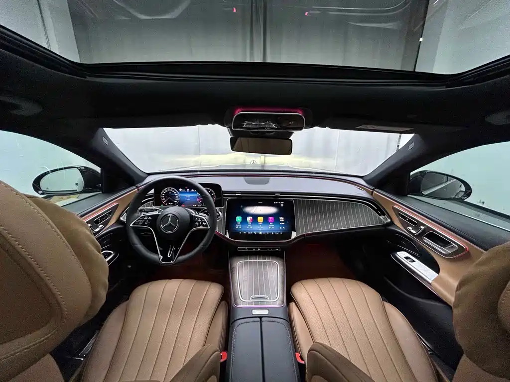 Mercedes-Benz E-Class — миниатюра 9