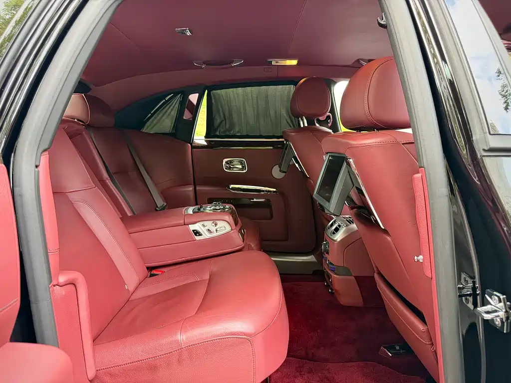 Rolls-Royce Ghost — миниатюра 20