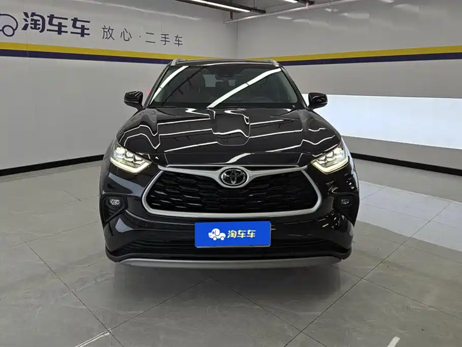 Toyota Highlander 2022 380T Luxury 7 мест