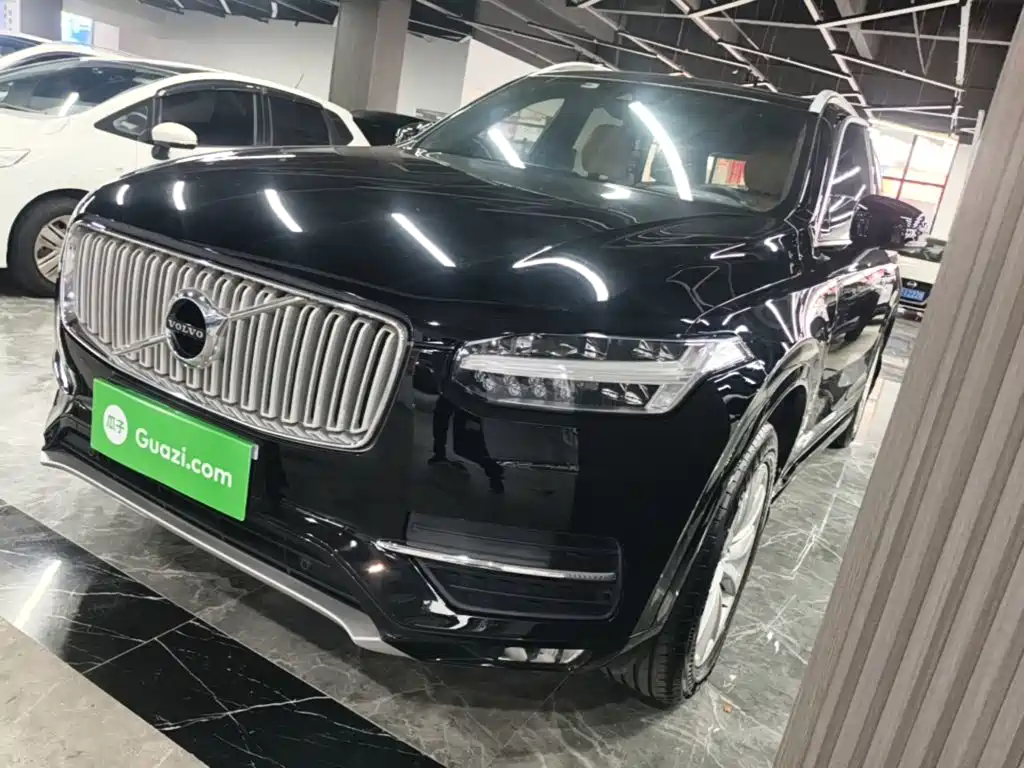 Volvo XC90 2017 T6 5 мест
