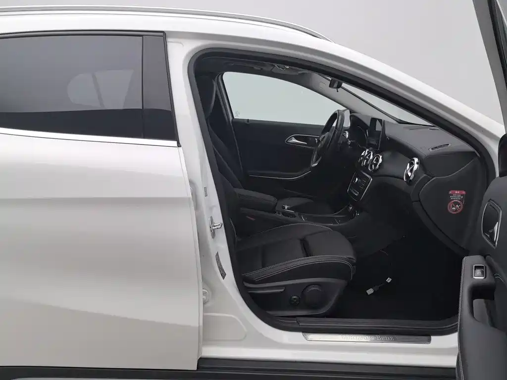 Mercedes-Benz GLA — миниатюра 23